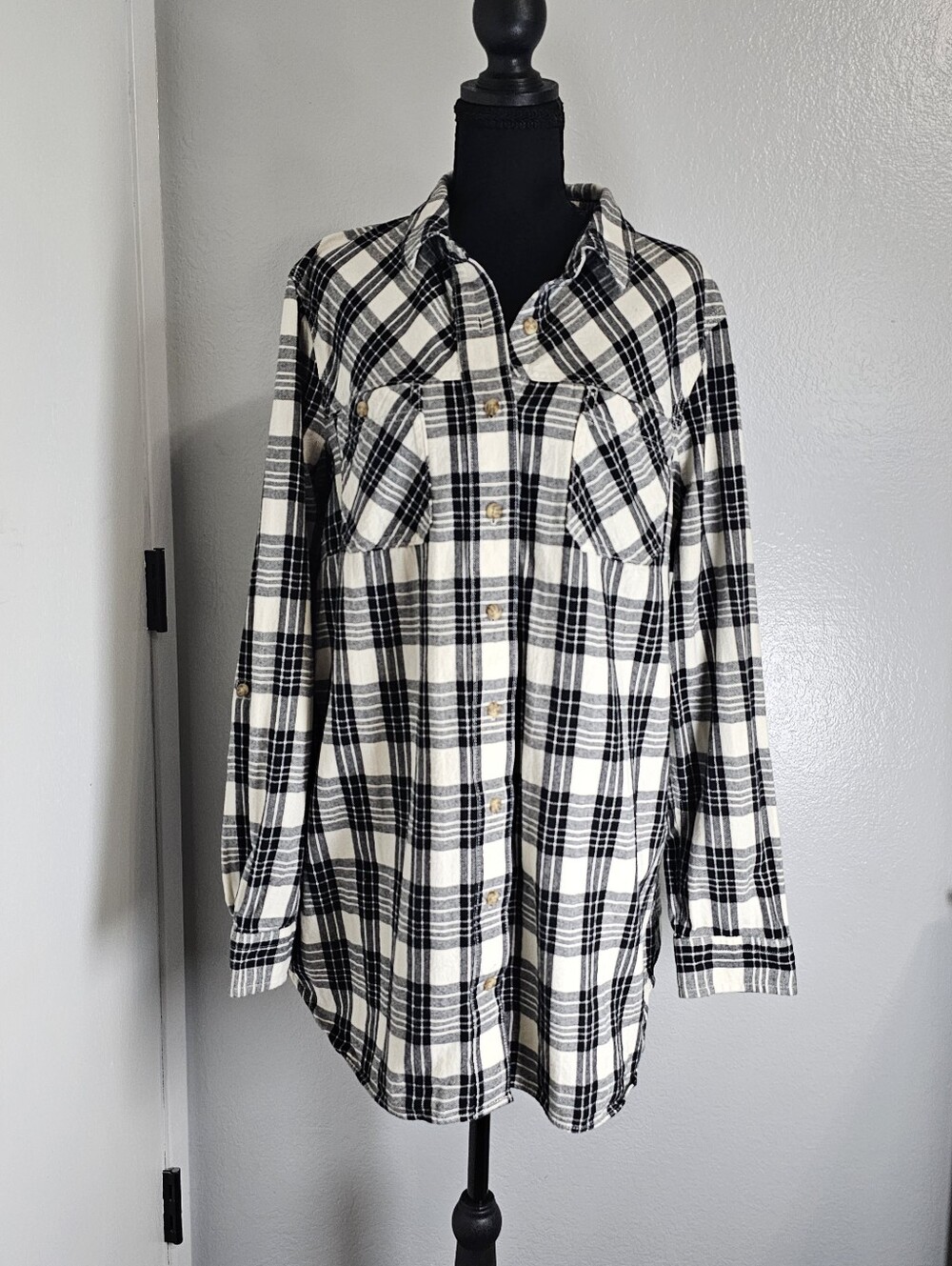 Duluth Black & White Plaid Flannel Button-Front Women's Shirt Jacket- Size XL